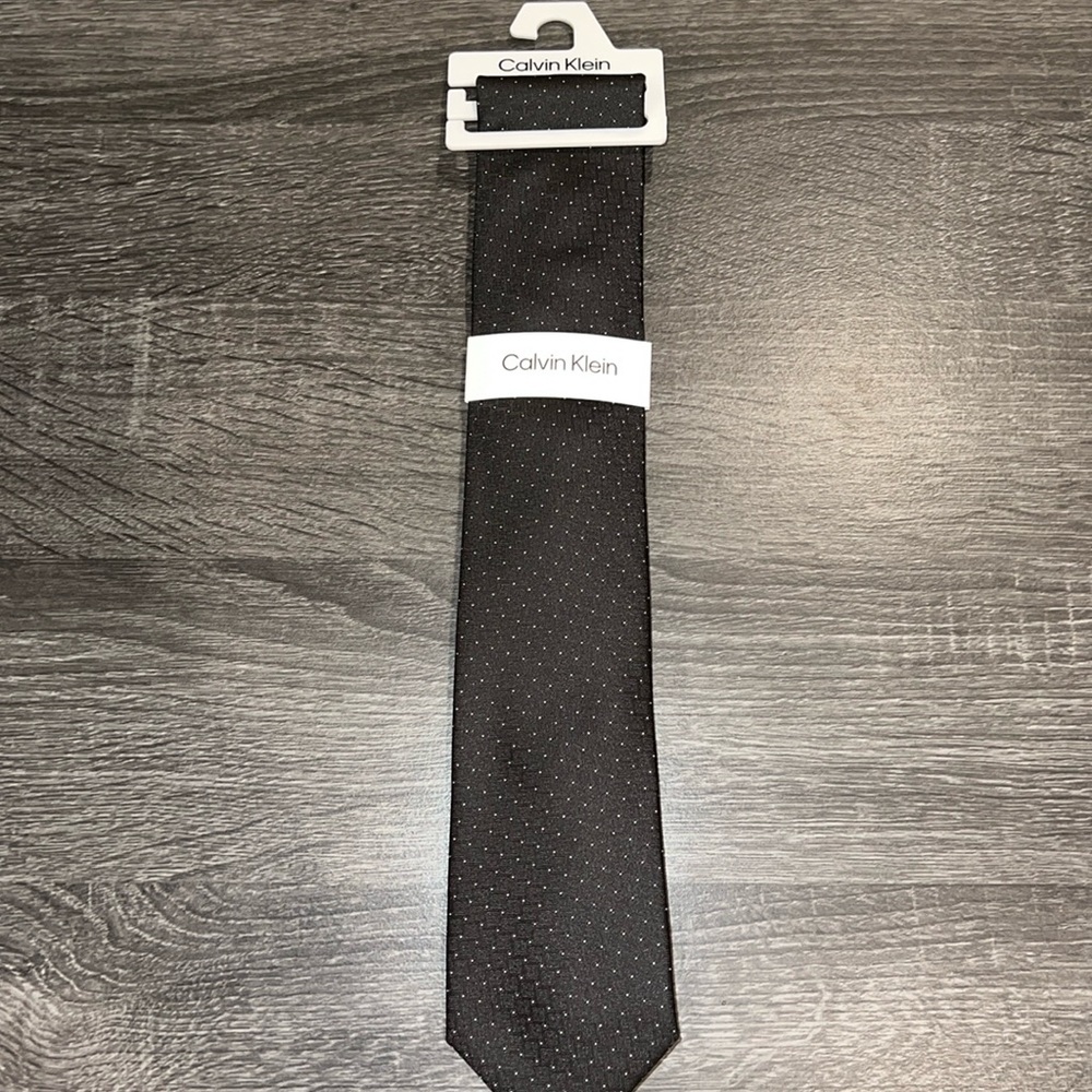 Calvin Kline necktie. NWT
